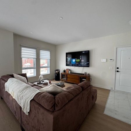 4.5 A LAVAL LUXUEUX ET TRÈS TRANQUILLE - Photo 3