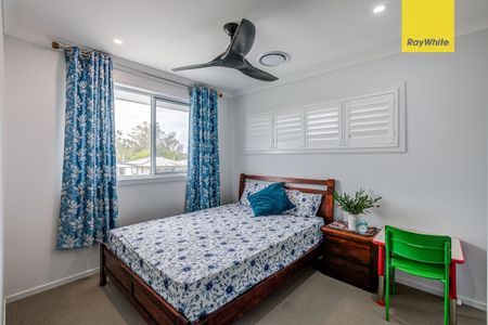 Executive 5-Bedroom Designer Home, Premium Location, Luxury Finishes, EV Charger, Ducted Air, Solar, CCTV - Photo 4