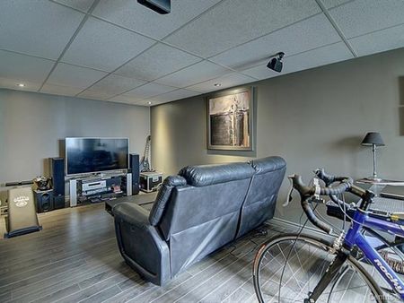 Pointe-Saint-Charles : Magnifique logement sur deux étages offert en location semi-meublée ! - Photo 4