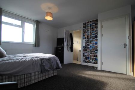 6 bedroom semi-detached house to rent - Photo 5