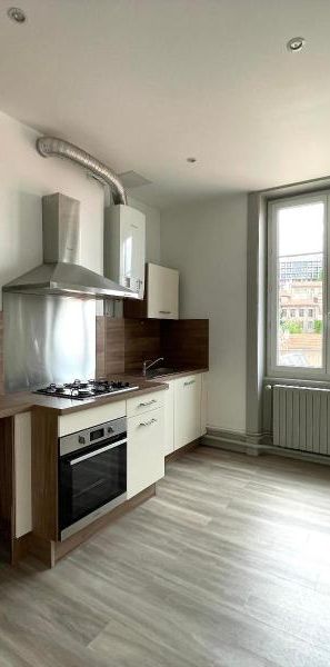 Location Appartement 2 pièces 68m² ST ETIENNE 42000 - Photo 1