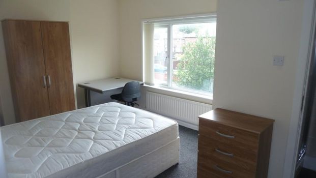 Room in a Shared House, Matlock Avenue, M7 - Photo 1