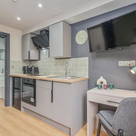 1 bedroom house of multiple occupation to rent - Photo 4