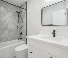 Condo Townhouse For Lease | W9248363 - Photo 4