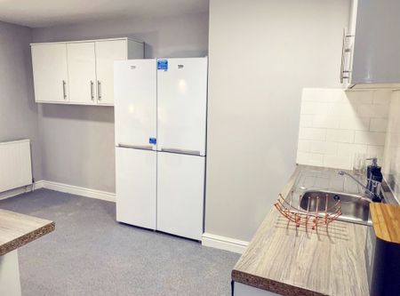 Liverpool, L8 - Photo 3