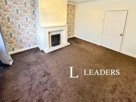 3 bedroom semi-detached house to rent - Photo 2