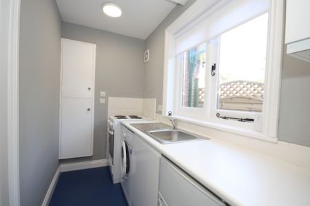 Egley Road, Woking - Photo 2