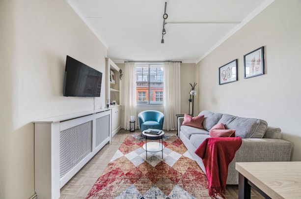 Parker Mews, London - Photo 1