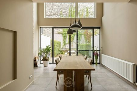 Trendy woning, met autostaanplaats, nabij Gravensteen - Photo 5