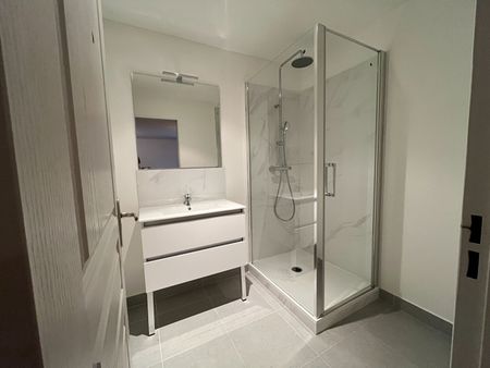 Location Appartement 2 pièces 48m² LILLE 59000 - Photo 5