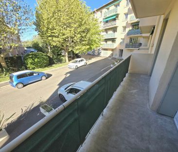 Location Appartement 3 pièces 65m² AIX EN PROVENCE 90ème - Photo 3