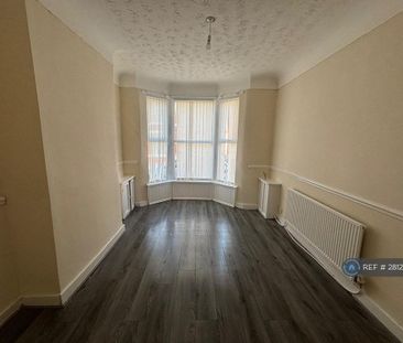 3 bedroom terraced house to rent - Photo 6
