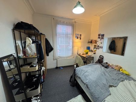 3 Bed Terraced House, Hibbert Street, M14 - Photo 4