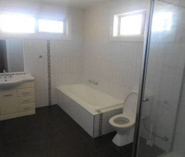 Convenient Location! - Photo 6