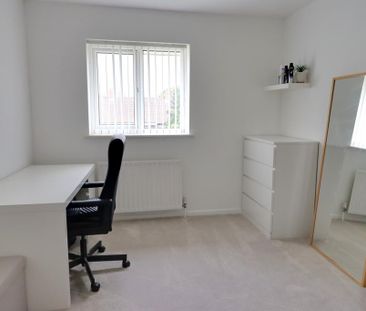 3 bedroom semi-detached house to rent - Photo 1