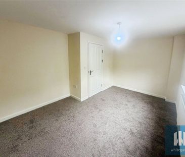 Clare Hill, Huddersfield, HD1 - Photo 1