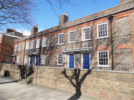 2 bedroom terraced house to rent - Photo 5