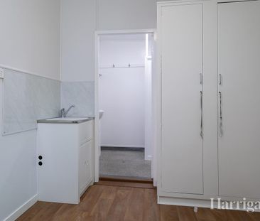 Spacious Windsor Gem - Photo 6