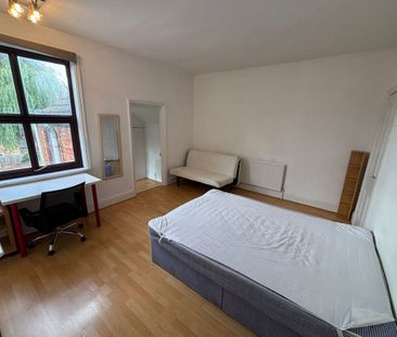 108 Paget Street - Off Street Parking & 4 Huge Doubles Loughborough - Photo 3