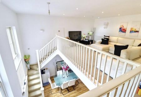4 bedroom flat to rent - Photo 3