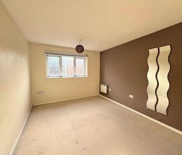 Alexandra Millderby, DE1 - Photo 1