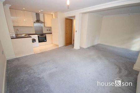 Queens Park Avenue, BH8 - Photo 2