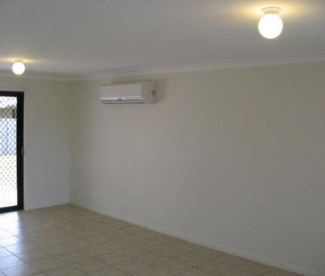 8 Tobruk Crescent - Photo 2