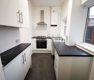 2 bedroom terraced house to rent - Photo 3