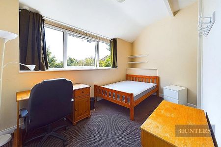 6 bedroom end of terrace house to rent - Photo 3