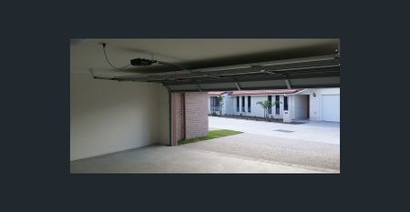 Whisper quiet location - Modern open design home - Photo 4