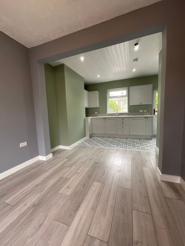 13 Silverstream Parade, Belfast, BT14 8GR - Photo 4