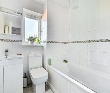 2 bedroom end of terrace house to rent - Photo 5