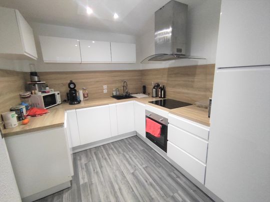 Location Appartement 3 pièces 77m² - Photo 1