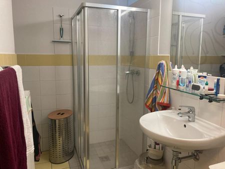 Maisonnette mit 2 Balkone und 2 Parkplätze - Photo 2