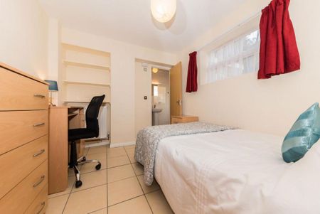 6 bedroom house to rent - Photo 4