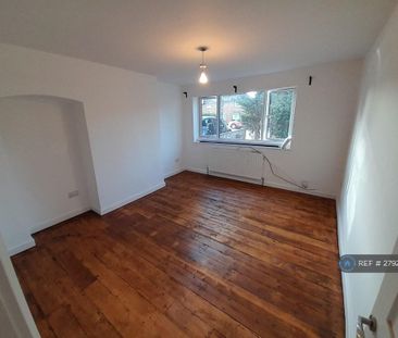 4 bedroom semi-detached house to rent - Photo 3