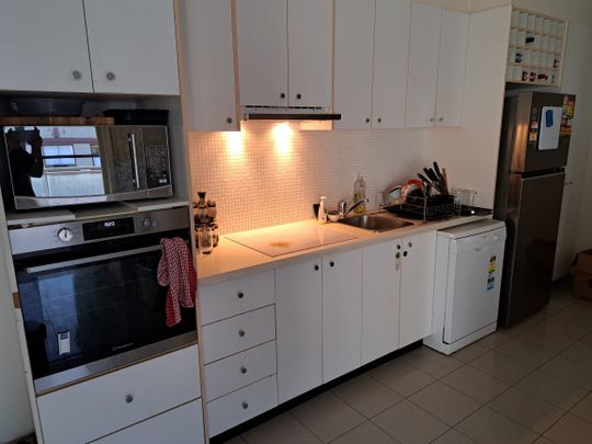 Redfern - Photo 1