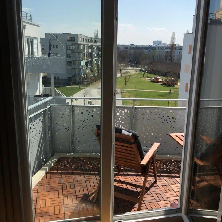 Voll möblierte 2-Zimmer Wohnung mit Balkon / TG / Einzug ab 01.06 - Foto 1