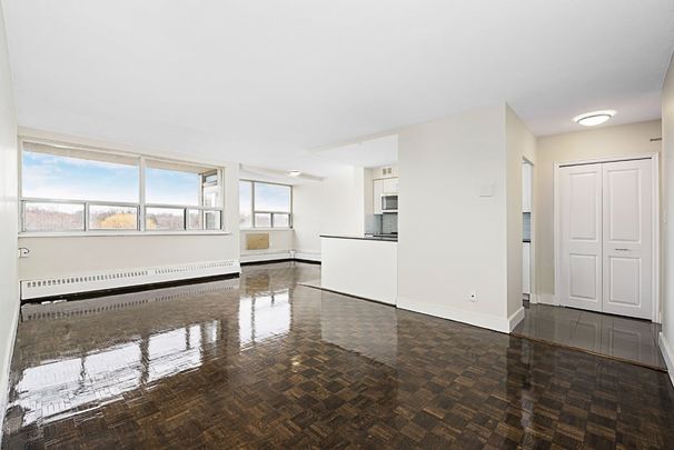 Diplomat Apartments - Photo 1