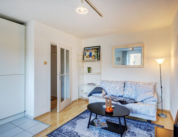 Comfortable 2-room apartment near Böhmerwaldplatz (U4) - Photo 1