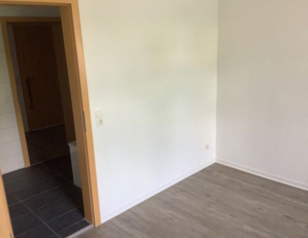 Zwei Zimmer und eine offene Küche mit Balkon zu vermieten - Foto 1