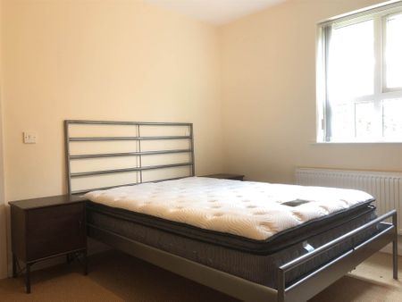 1 Maldon Court, BELFAST, BT12 6GY - Photo 3