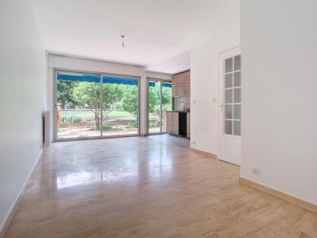 Location Appartement 2 pièces 45m² NICE 06200 - Photo 2