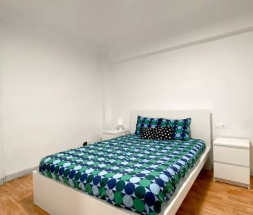 4-bedroom apartment for rent in Benimaclet, Valencia - Photo 2