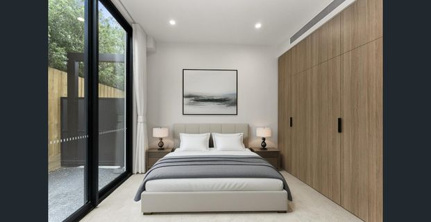 Contemporary Family Luxury in a Beautiful Leafy Setting - Photo 1