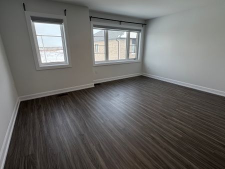 10 Shoreview Drive, Welland - BEAUTIFUL 6 BEDROOM HOUSE - Photo 5