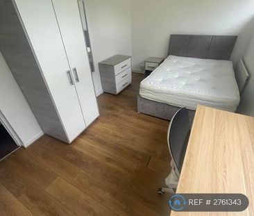 1 bedroom in a house share to rent - Photo 2