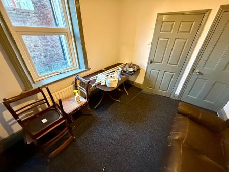 5 bedroom terraced house to rent - Photo 2