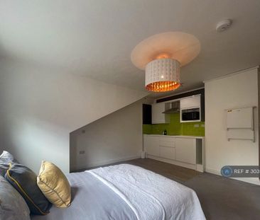 Studio to rent - Photo 1