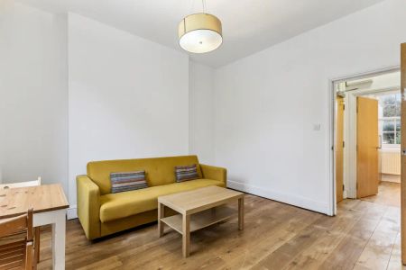 1 bedroom flat in Camden - Photo 4